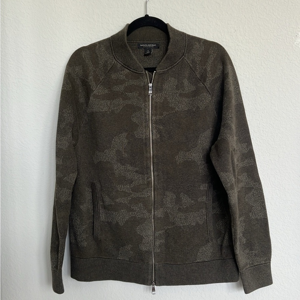 Banana Republic Supima Cotton Olive Green Camo Pattern Zip Up Sweater